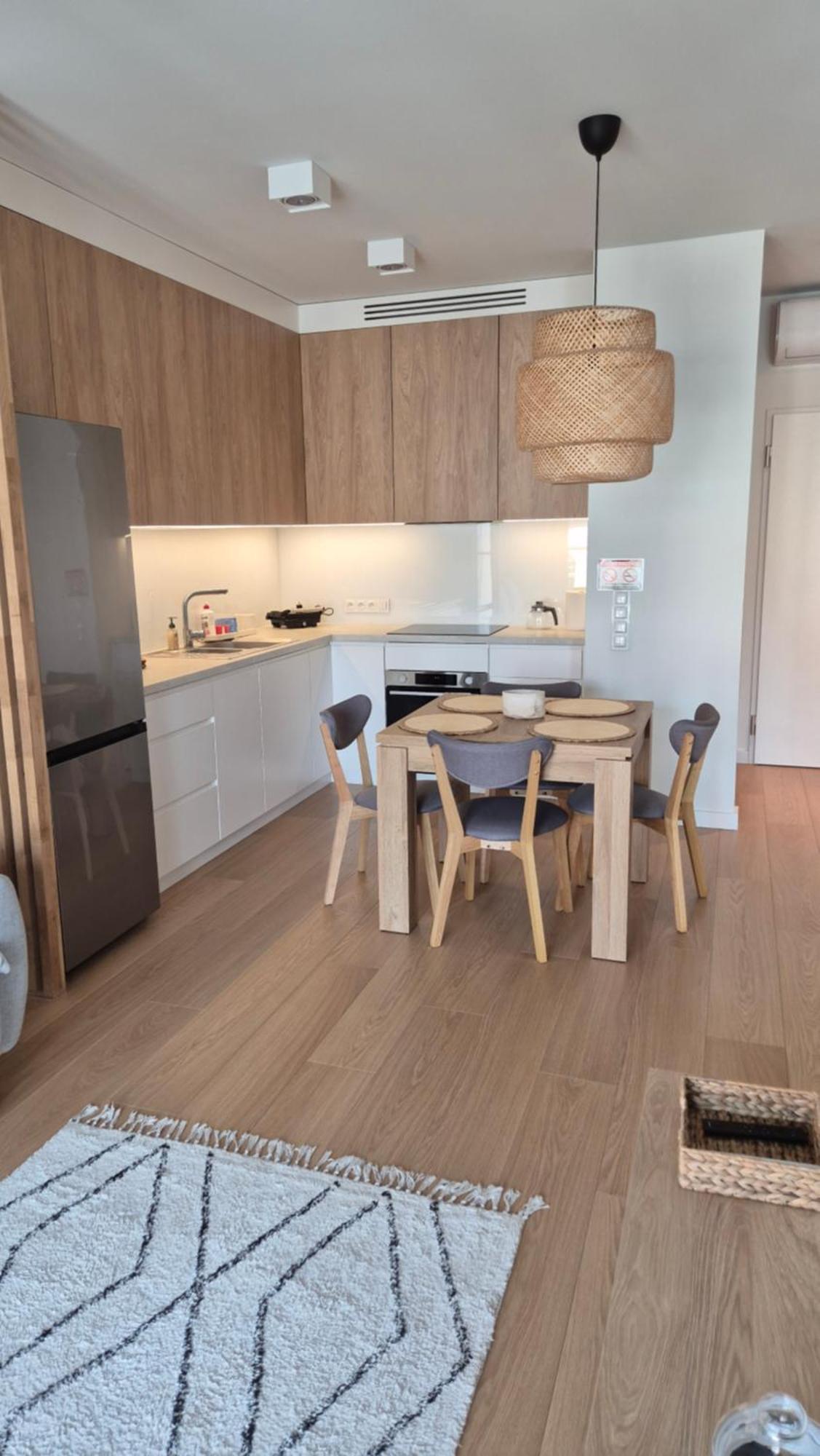 Apartamento Luxurious Cinnamon Apartment, Self Check-in 24h, Parking, Air-conditioning Poznan