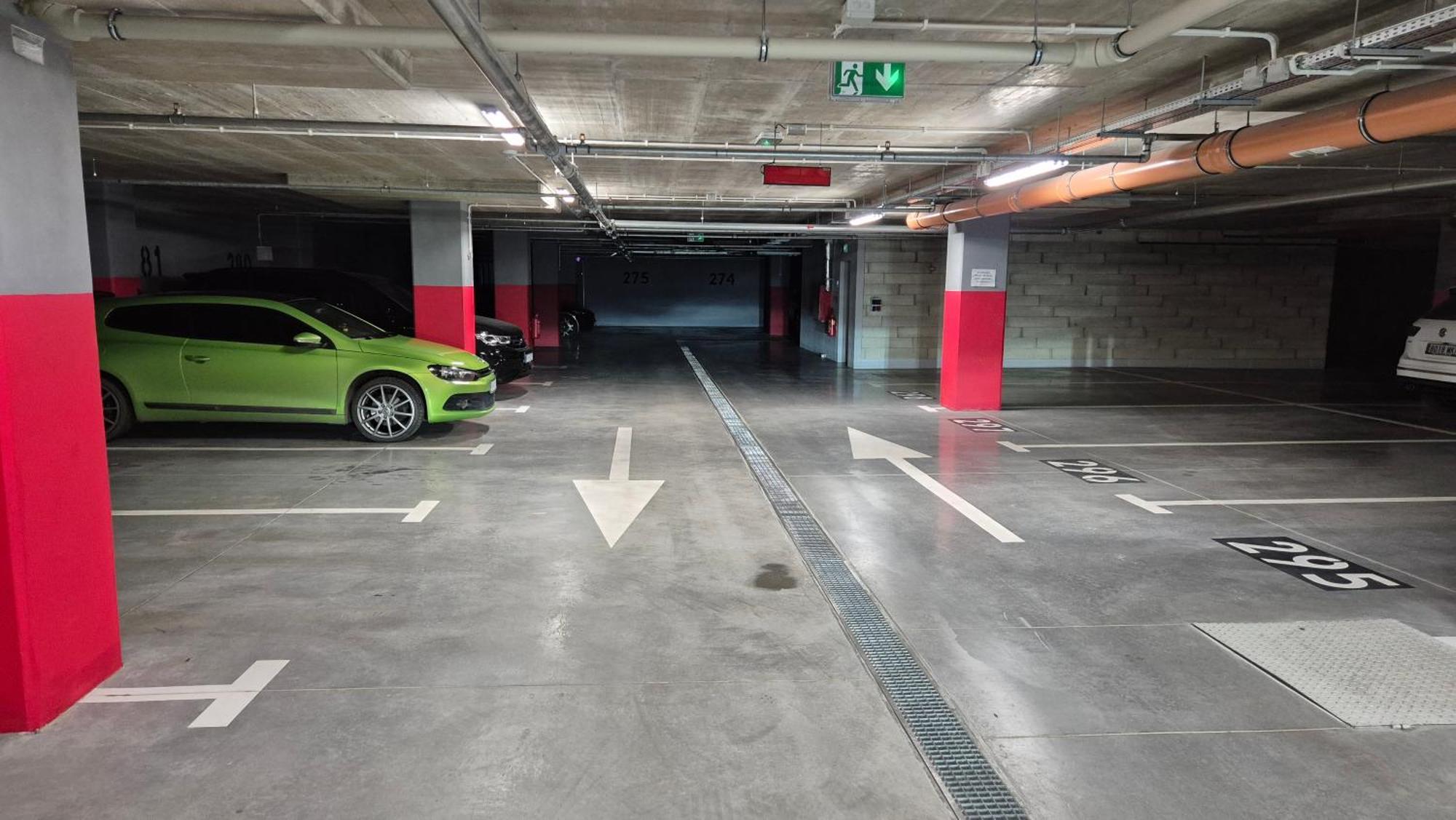 Luxurious Cinnamon Apartment, Self Check-in 24h, Parking, Air-conditioning
